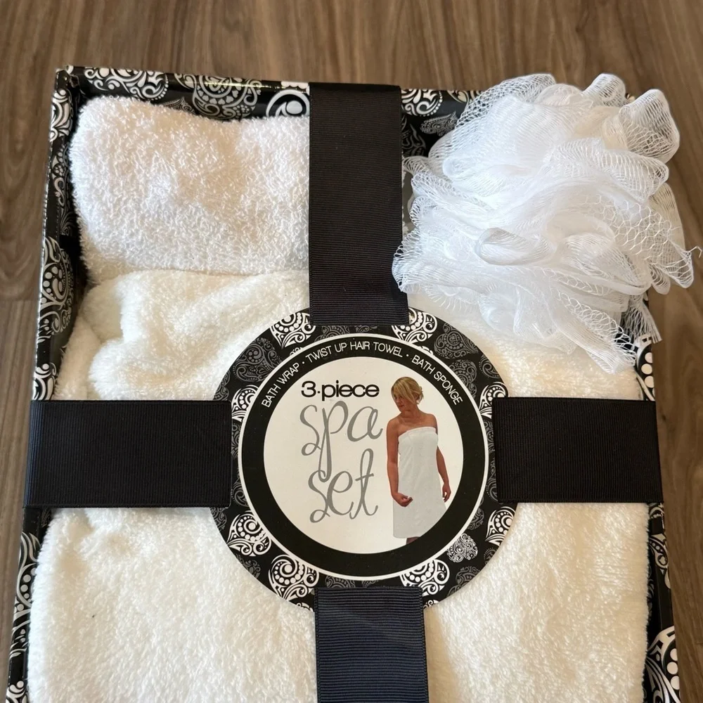NWT 3-Piece Spa Set - White Bath & Body Gift Set